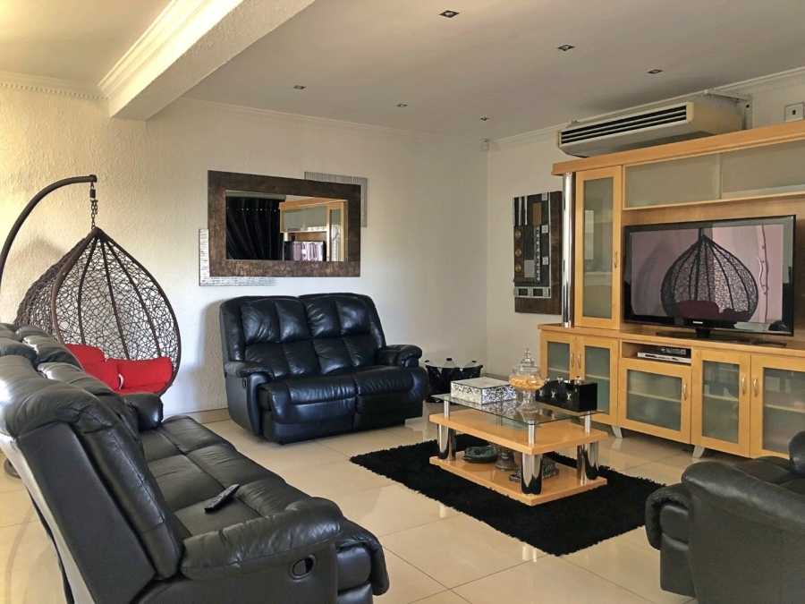 5 Bedroom Property for Sale in Zinniaville North West